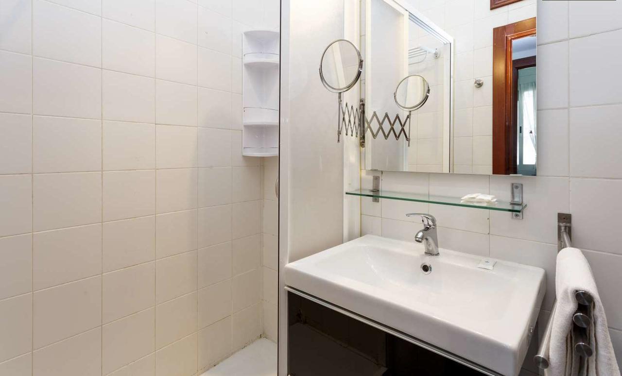 Latina Apartment Madrid Bagian luar foto