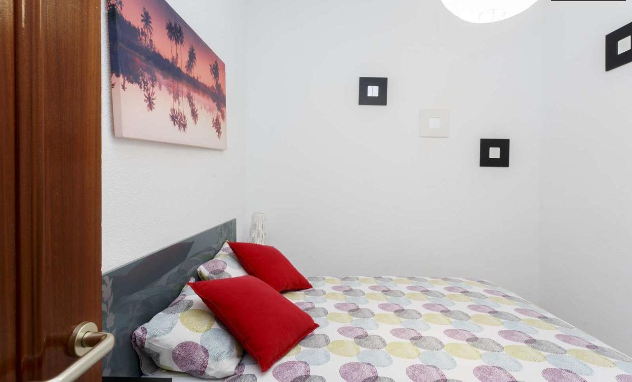 Latina Apartment Madrid Bagian luar foto